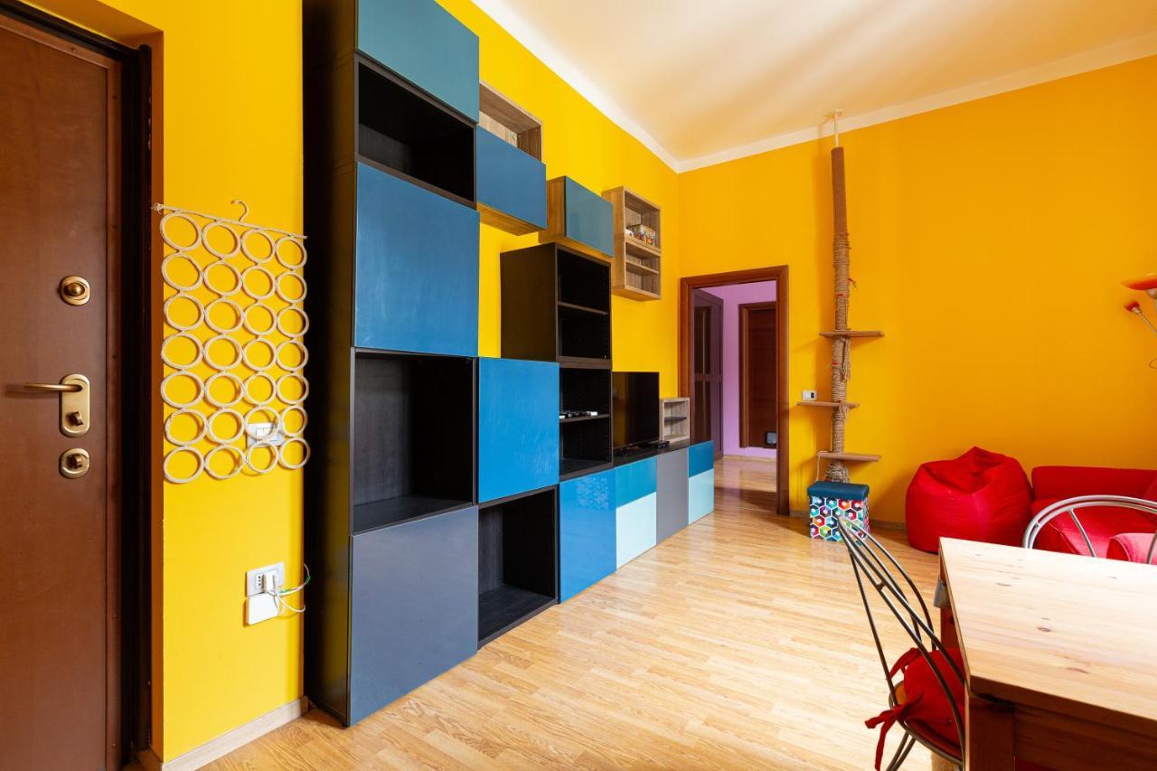 Milano Viale Umbria Colorful Apartment ภายนอก รูปภาพ