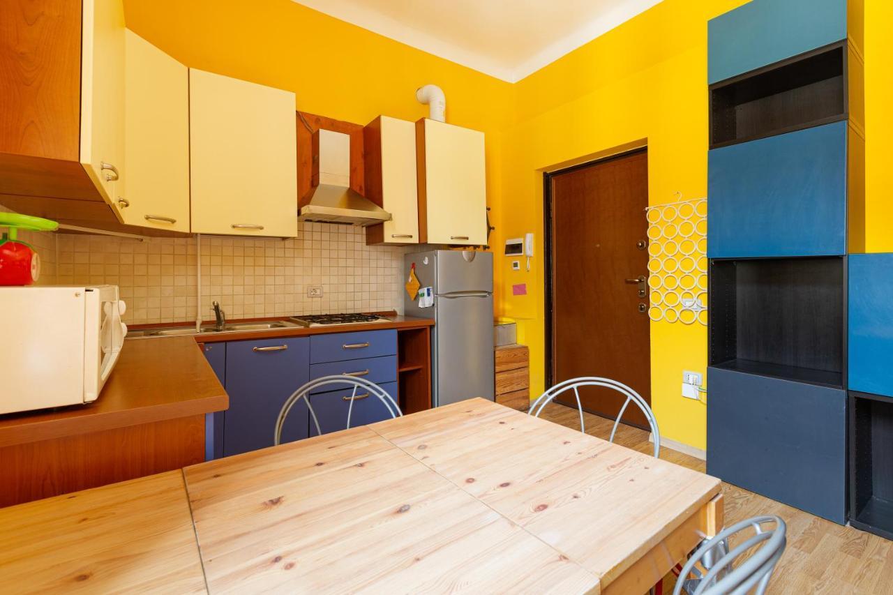 Milano Viale Umbria Colorful Apartment ภายนอก รูปภาพ