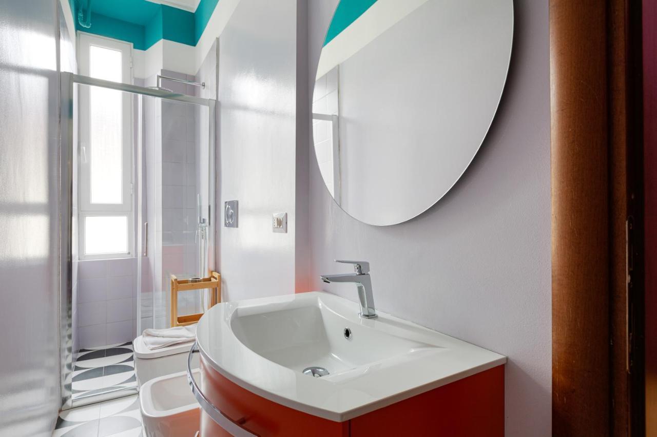 Milano Viale Umbria Colorful Apartment ภายนอก รูปภาพ