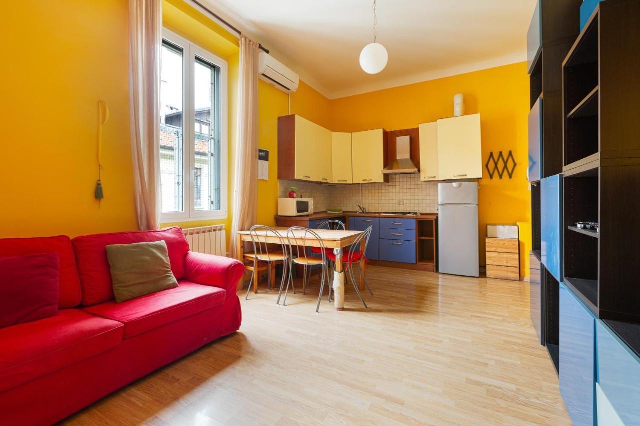 Milano Viale Umbria Colorful Apartment ภายนอก รูปภาพ