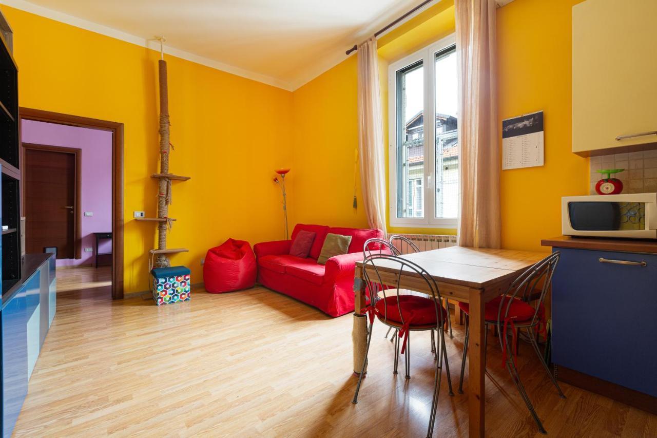 Milano Viale Umbria Colorful Apartment ภายนอก รูปภาพ