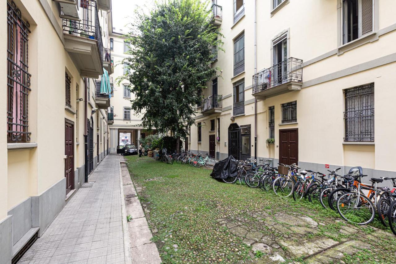 Milano Viale Umbria Colorful Apartment ภายนอก รูปภาพ